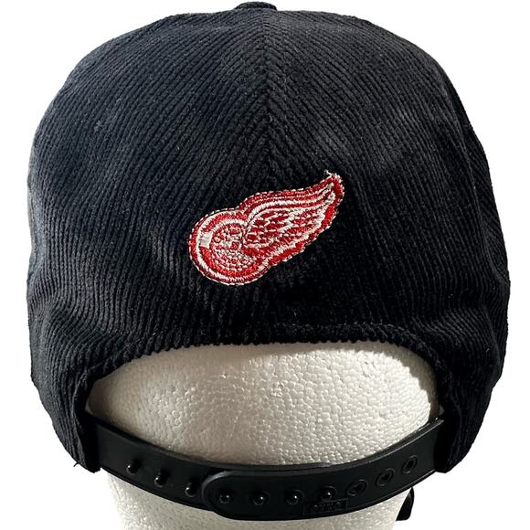 Vintage NHL Detroit Red Wings Black Corduroy Snapback Hat Excellent Condition - Picture 3 of 10